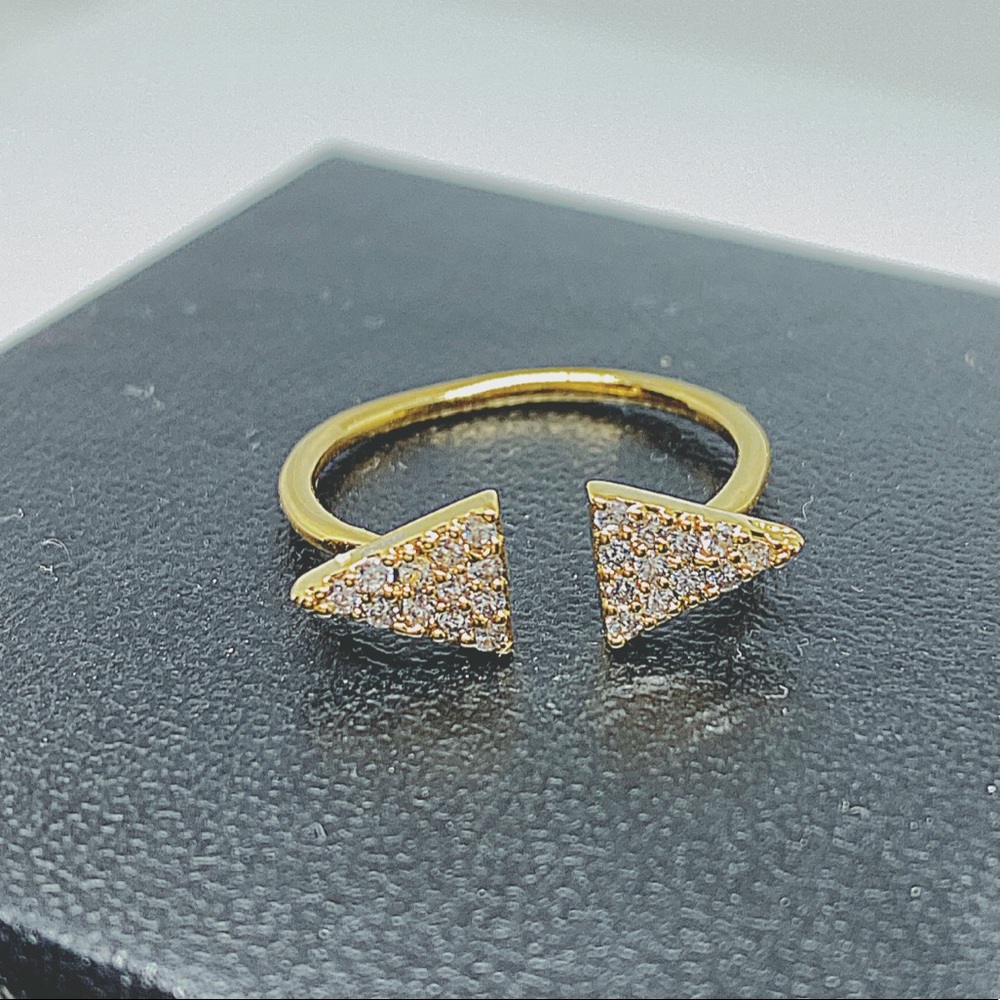 { HP } .925 Sterling Silver Cubic Zirconia Ring - Picture 5 of 9